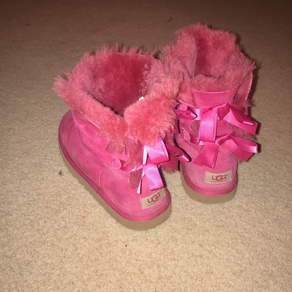 Bailey bow uggs pink
